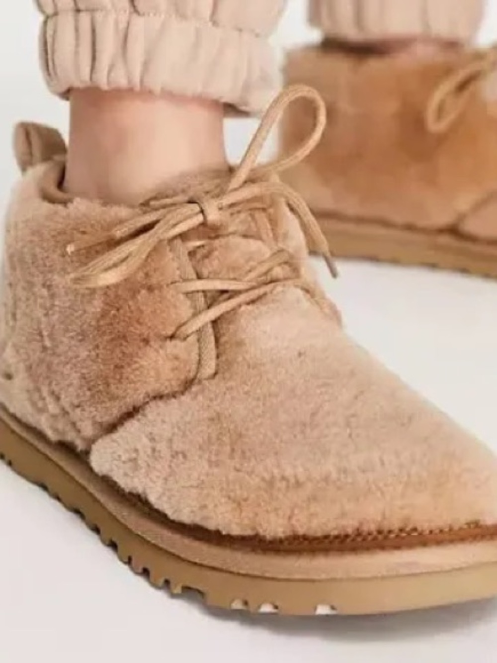 UGG Women's Size 7 Neumel Cozy Sheepskin Lace Up Ankle Boots Boho Chestnut Snow